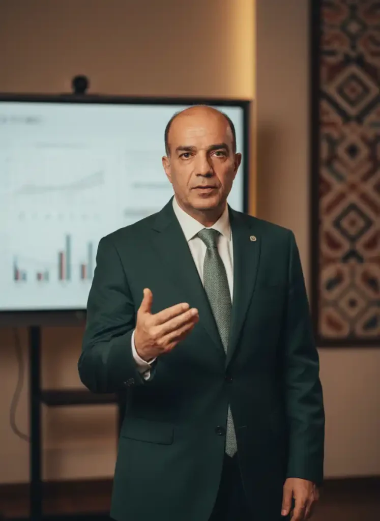 دکتر محمد علی مقیسه مدیر پژوهشگاه فرهنگ و هنر